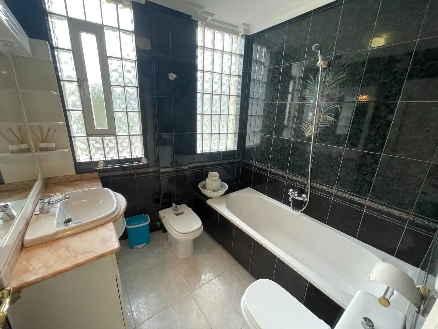 Baño de Piso en venta en Águilas con Balcón
