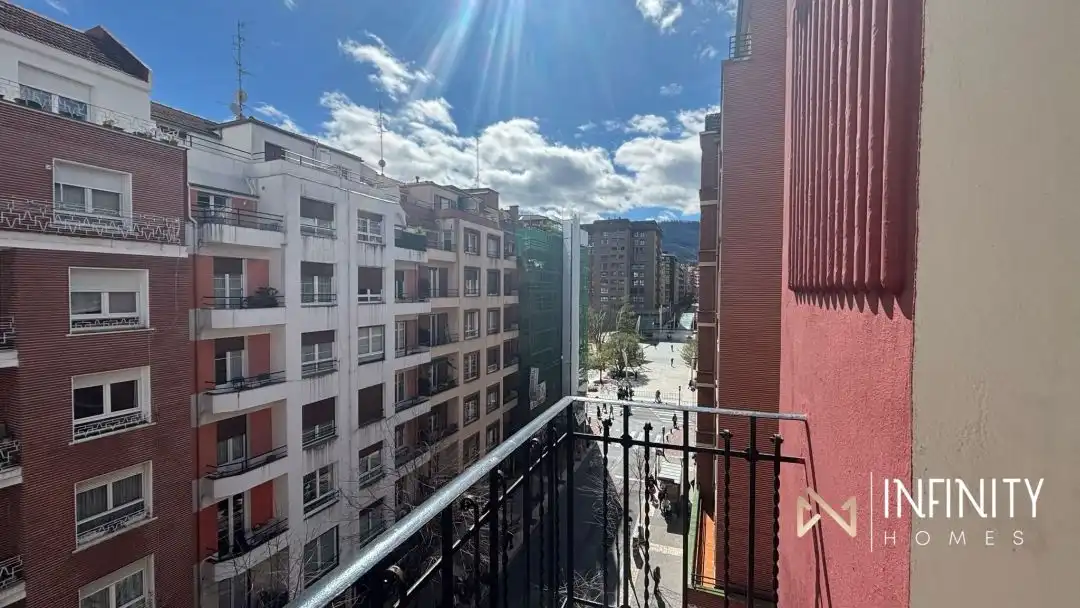 Exterior view of Flat for rent in Bilbao   with Heating, Terrace and Balcony