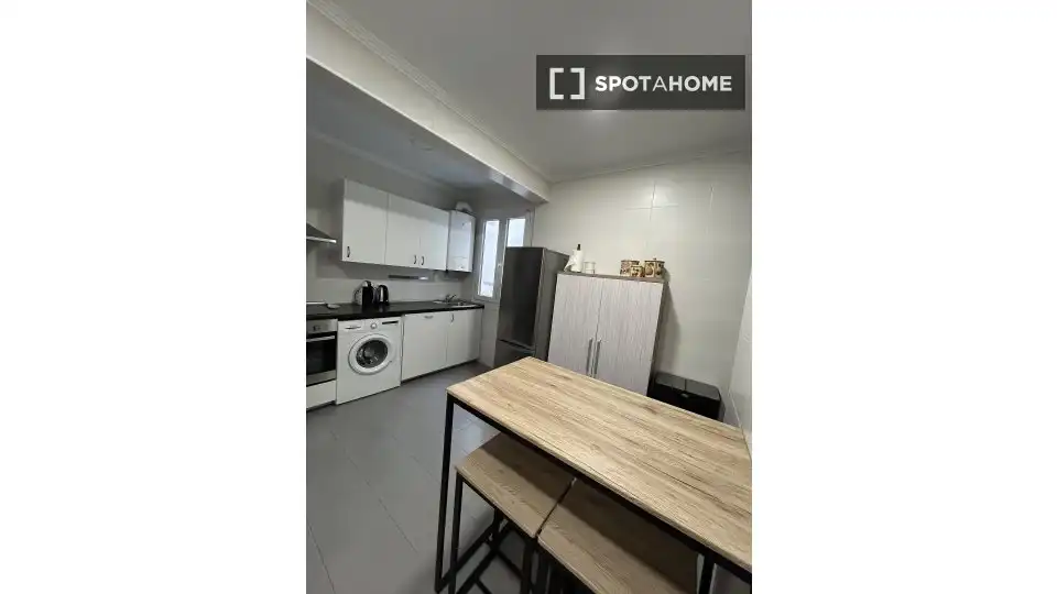 Vista exterior de Piso para compartir en Bilbao  con Aire acondicionado, Terraza y Amueblado