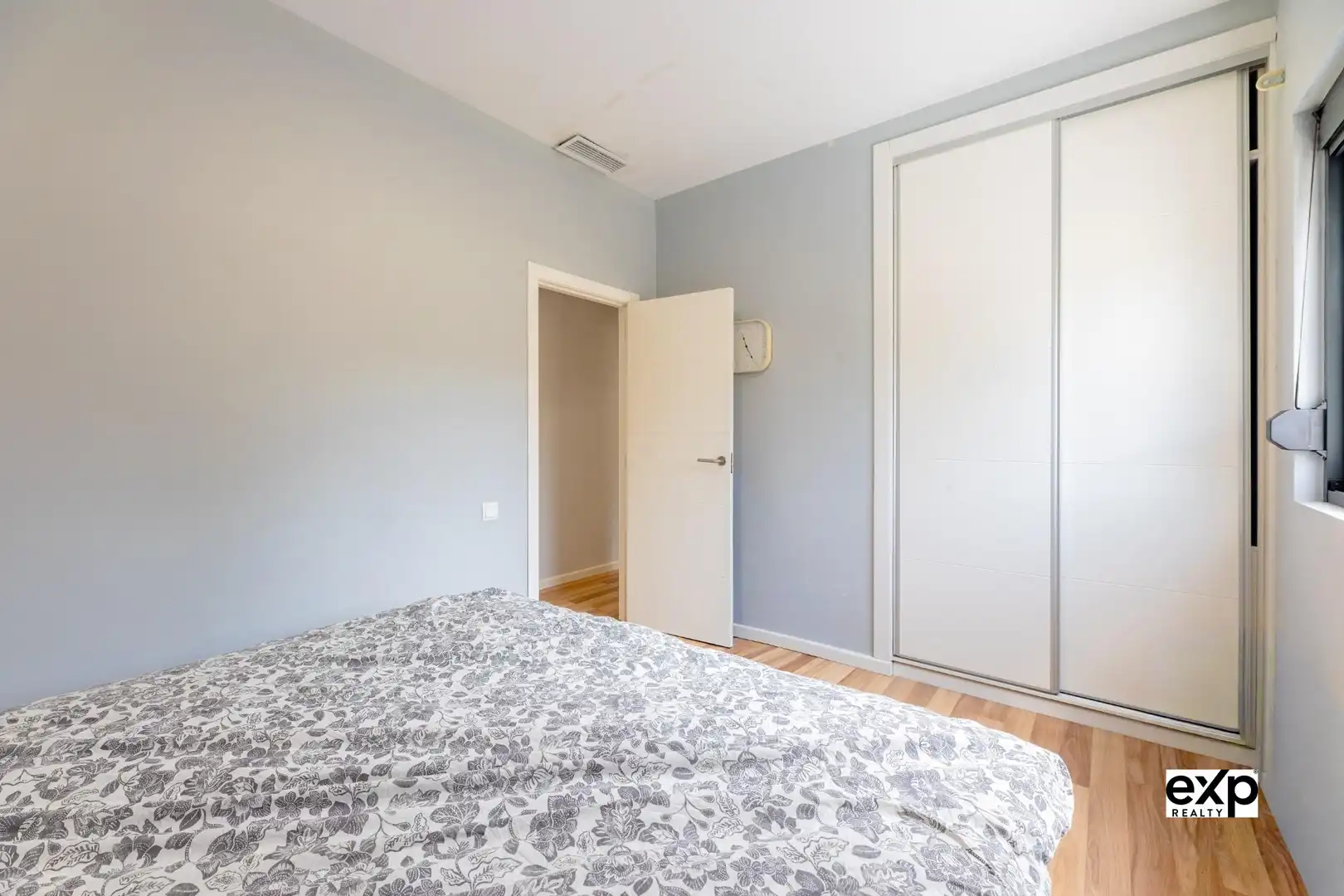 Habitación de Casa o chalet en venta en L'Eliana con Aire acondicionado, Calefacción y Jardín privado