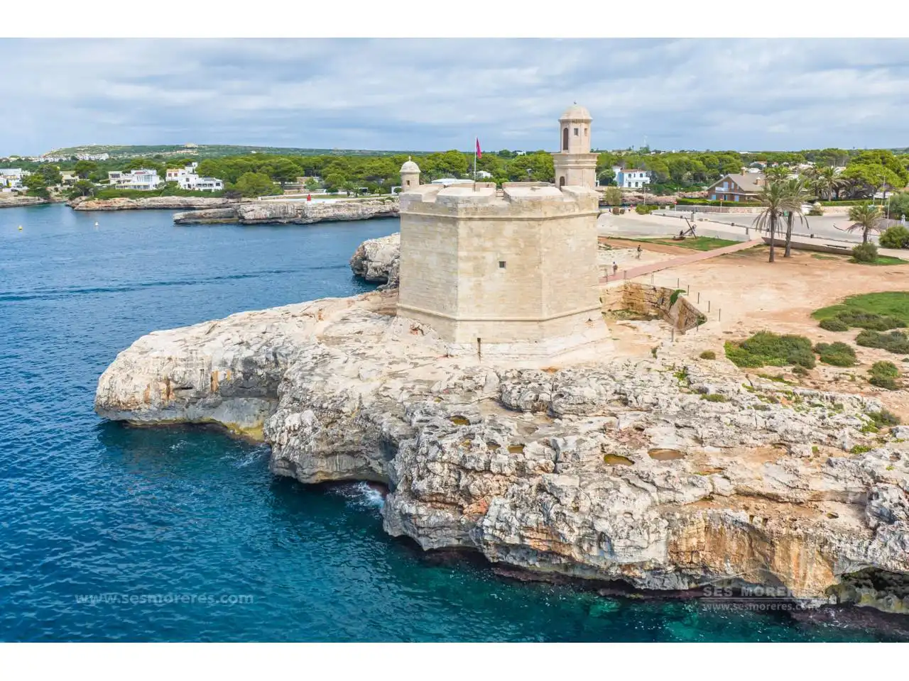 Vista exterior de Apartamento en venta en Ciutadella de Menorca con Aire acondicionado, Terraza y Piscina comunitaria