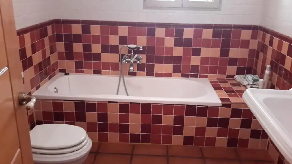 Badezimmer von Haus oder Chalet zur Miete in Alcaraz mit Heizung, Privatgarten und Terrasse