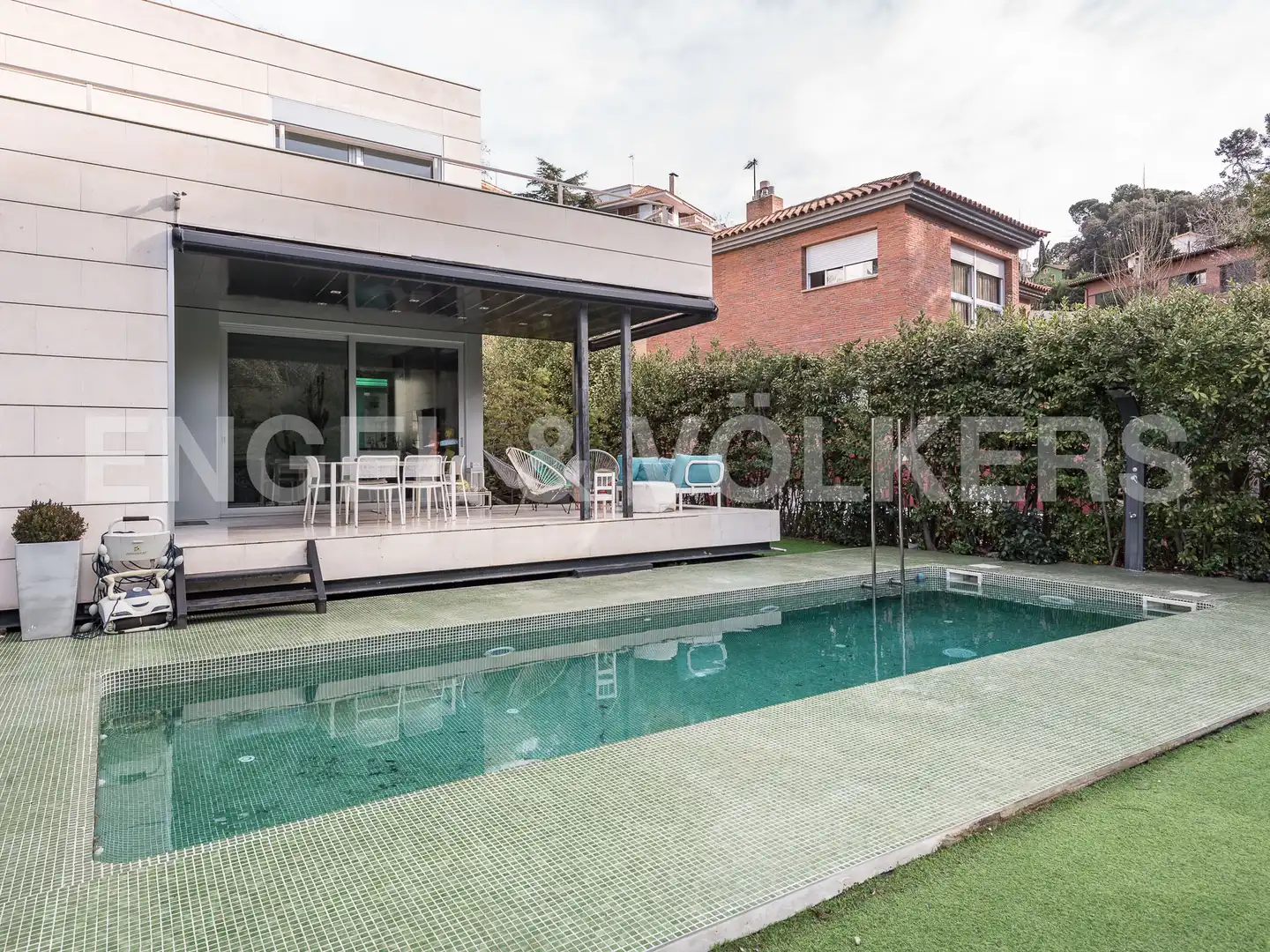 Piscina de Casa o chalet en venta en Barcelona con Aire acondicionado, Calefacción y Jardín privado