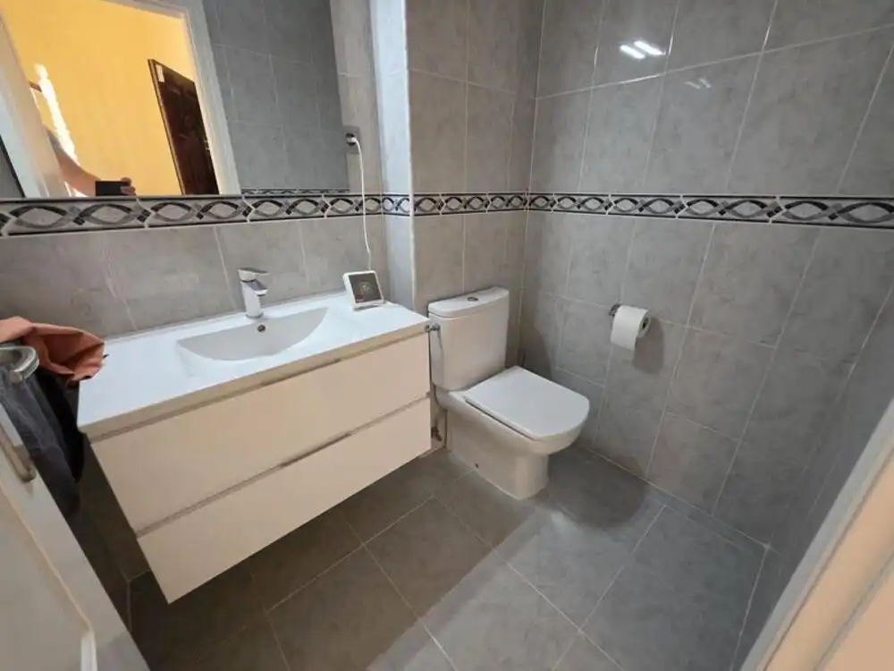 Bany de Casa o xalet en venda en Marbella amb Aire condicionat, Jardí privat i Terrassa