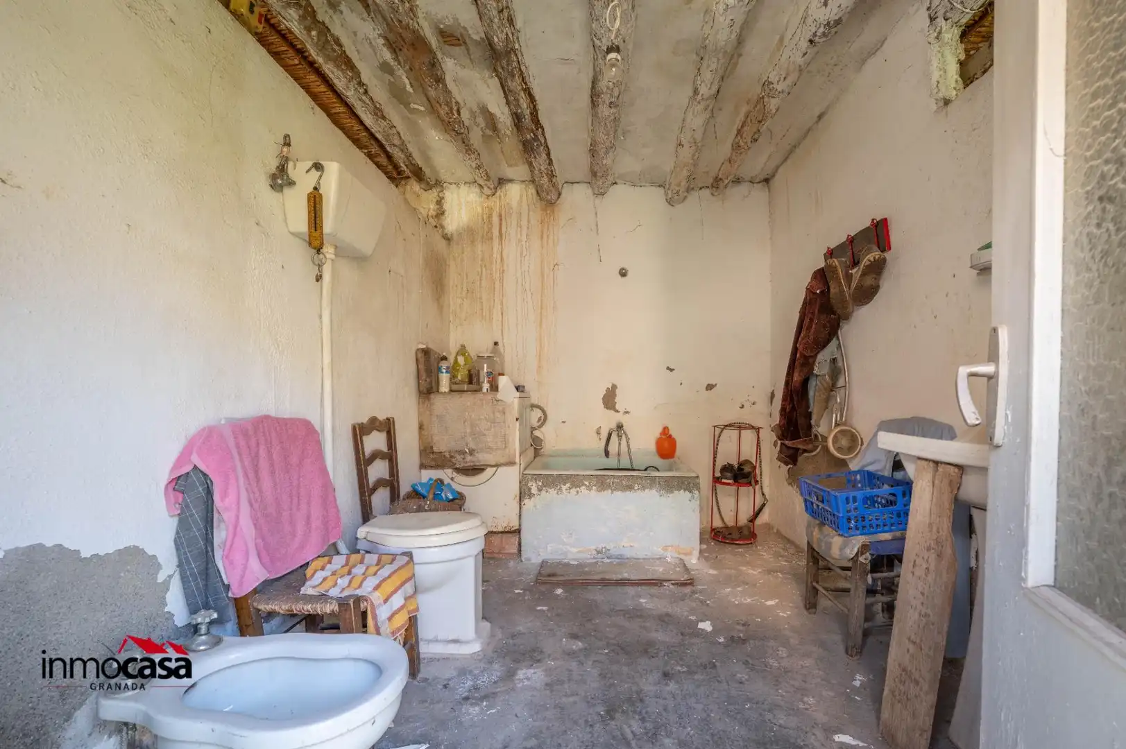 Badezimmer von Country house zum Verkauf in Padul mit Terrasse