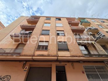 Pis amb balcó en venda a Calle Catalunya