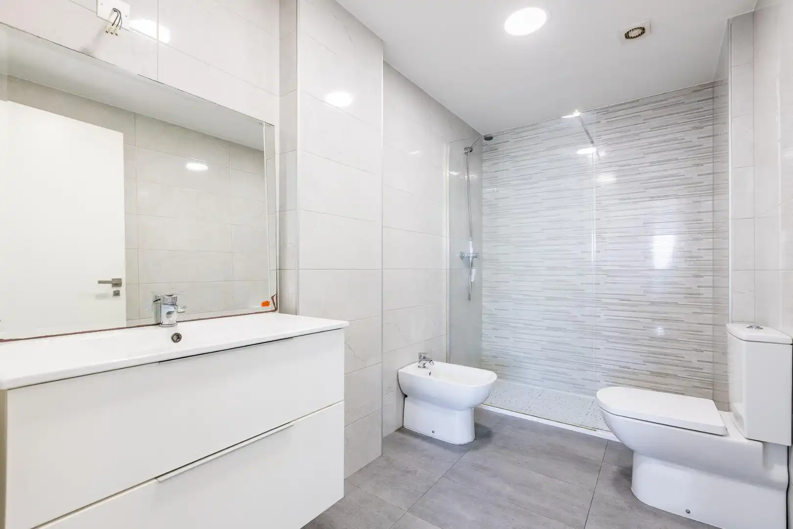 Badezimmer von Dachboden zum Verkauf in A Coruña Capital  mit Heizung und Terrasse