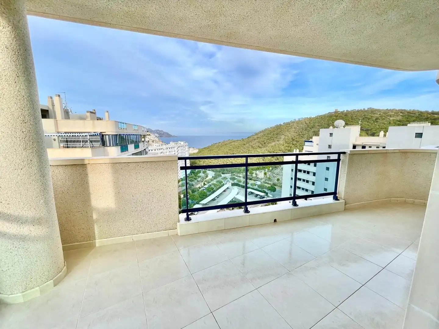 Appartement compact avec piscine à louer à Avenida Mestral 1