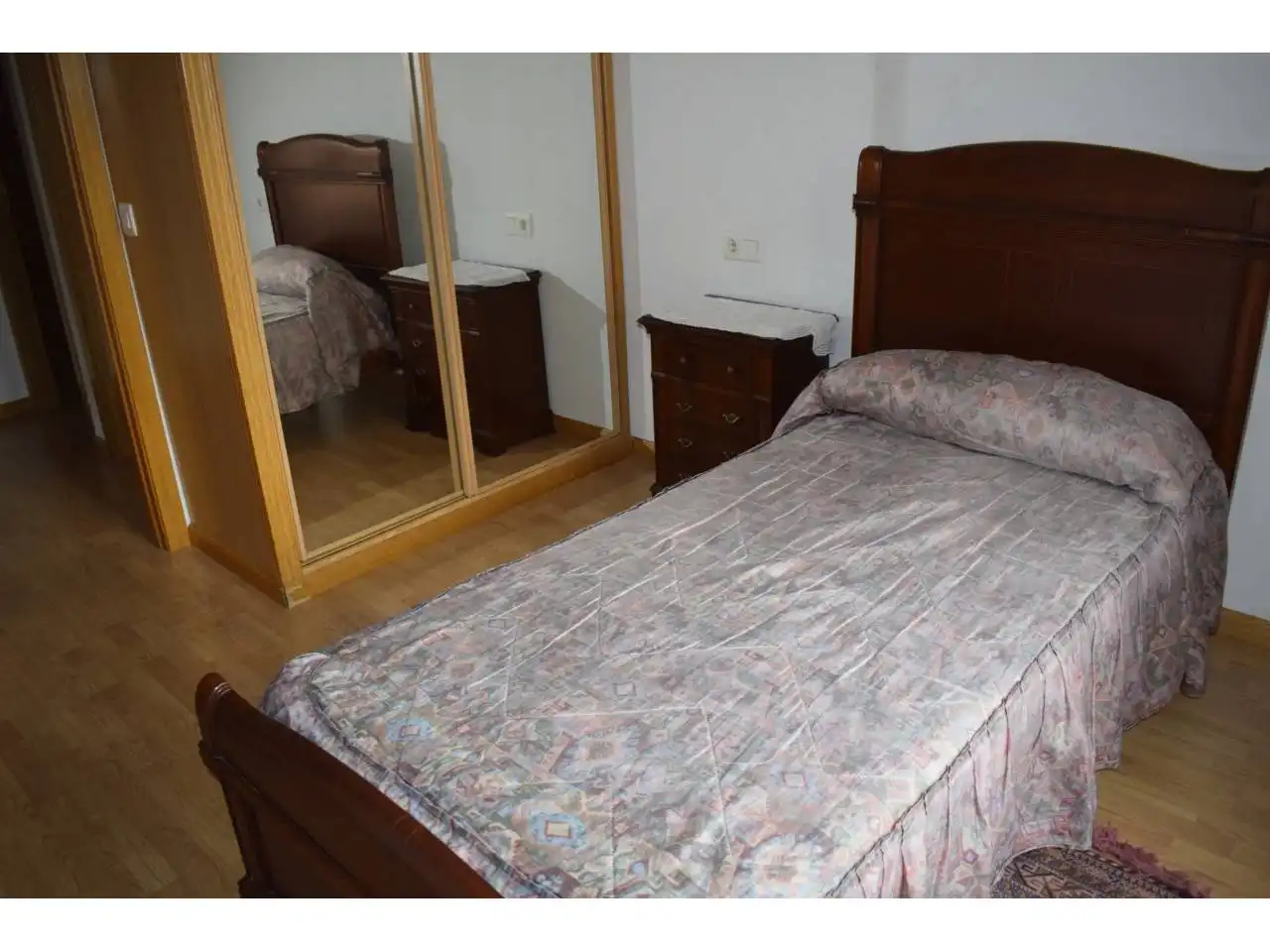 Bedroom of Flat for rent in León Capital   with Heating, Terrace and Furnished