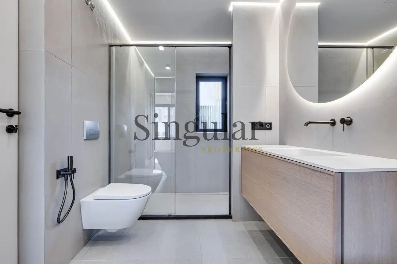 Baño de Piso en venta en Barcelona con Calefacción, Terraza y Balcón