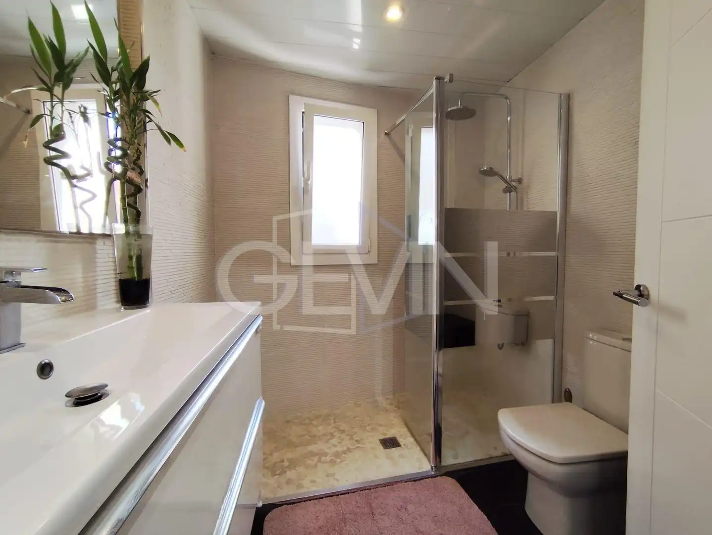Baño de Piso en venta en Santa Perpètua de Mogoda con Aire acondicionado, Calefacción y Parquet