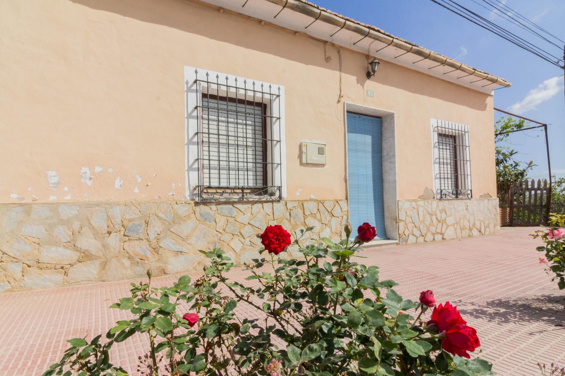 Vista exterior de Finca rústica en venda en Callosa de Segura amb Jardí privat