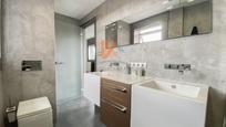 Bathroom of Duplex for sale in Santiago de Compostela   with Terrace and Oven