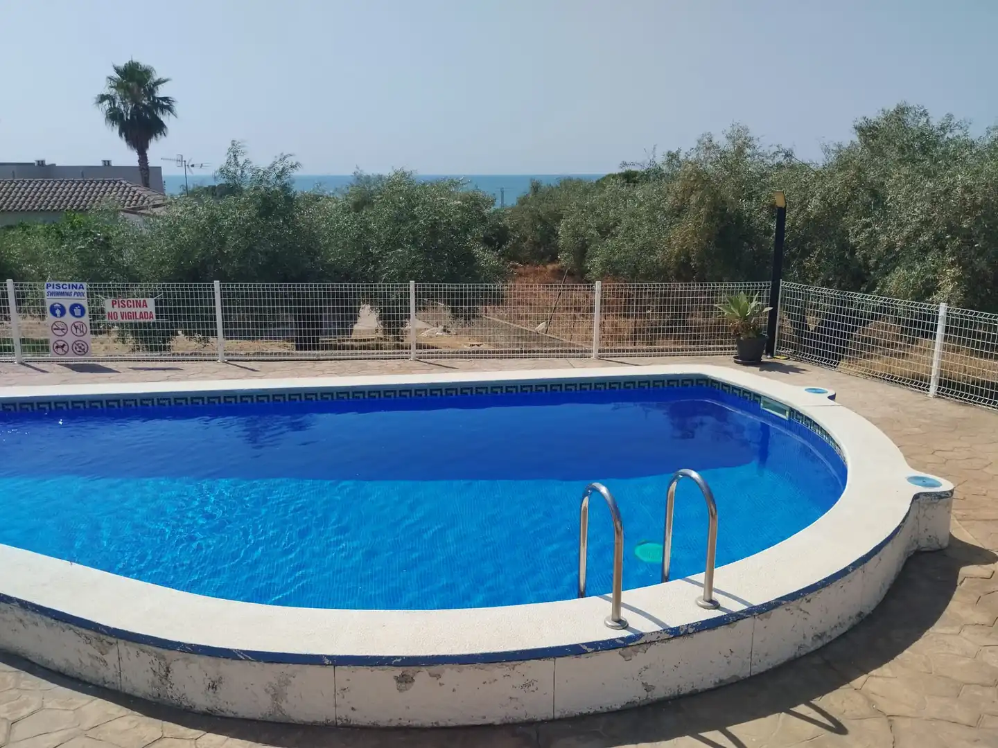 Piscina de Casa adosada en venda en Alcanar amb Parquet, Terrassa i Traster