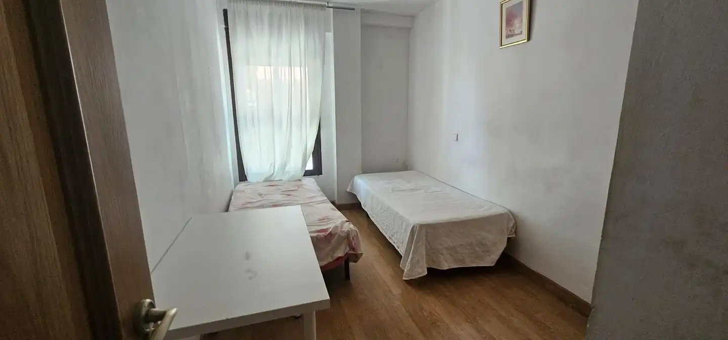 Habitación de Planta baja en venta en Coslada con Aire acondicionado y Terraza