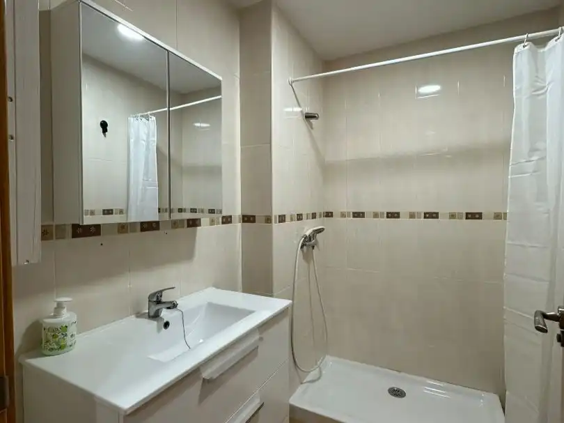 Badezimmer von Dachboden zur Miete in Murcia mit Klimaanlage, Terrasse und Möbliert