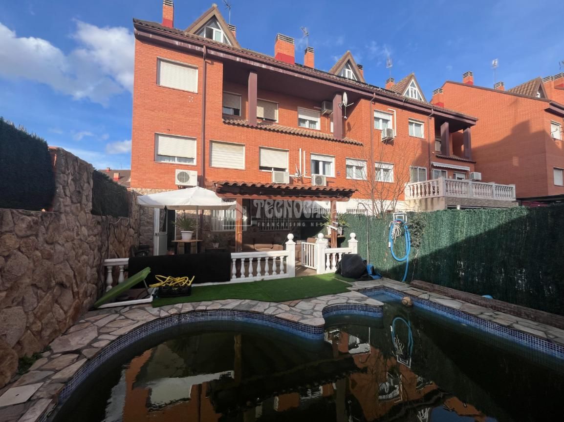 Jardí de Casa adosada en venda en Velilla de San Antonio