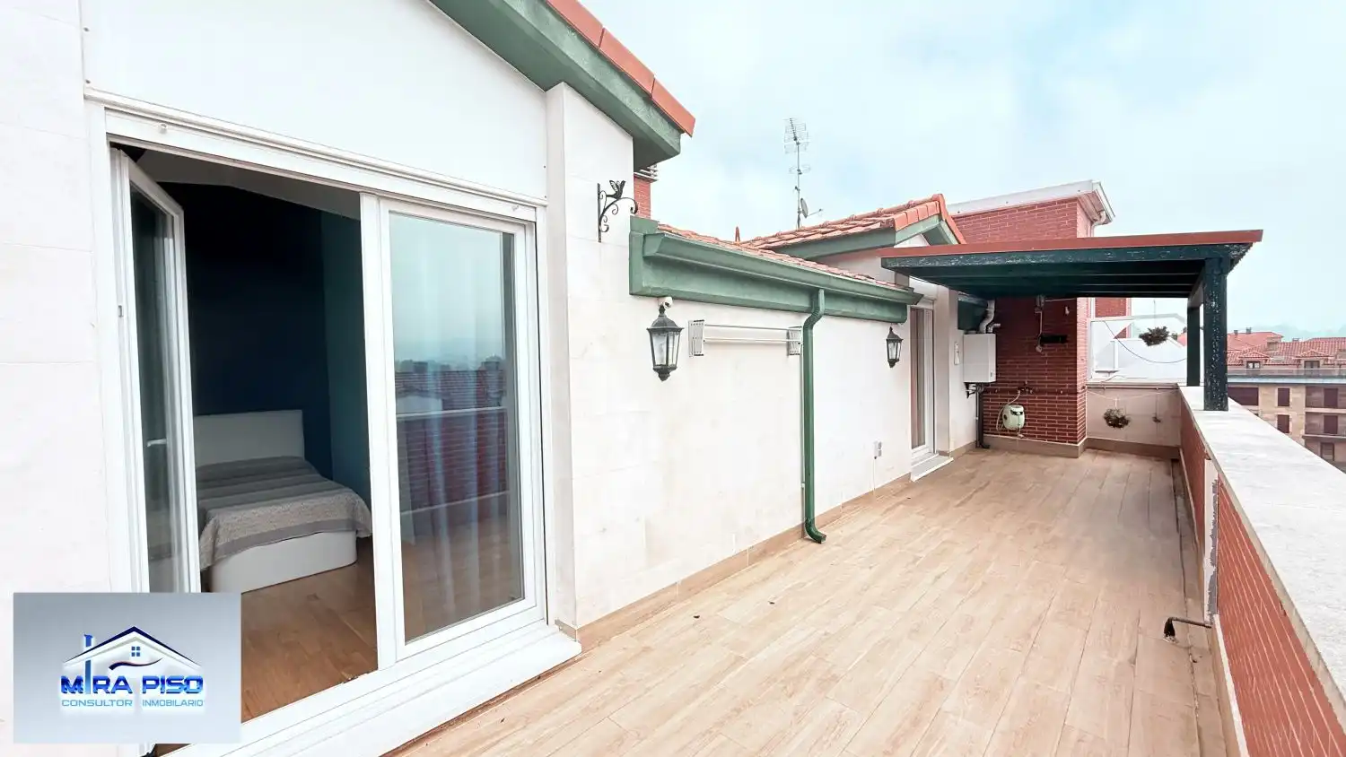 Terraza de Ático en venta en Entrambasaguas con Calefacción, Parquet y Terraza