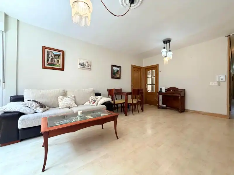 Sala de estar de Piso en venta en Valladolid con Calefacción y Balcón