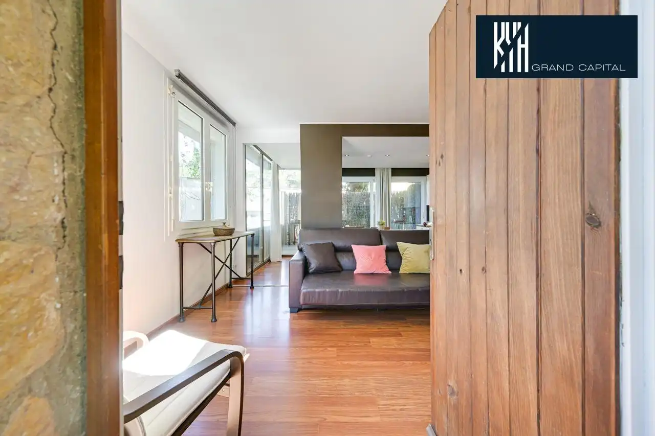 Detached house with pool for sale in Carrer Carrer Alexandria, imagen 7
