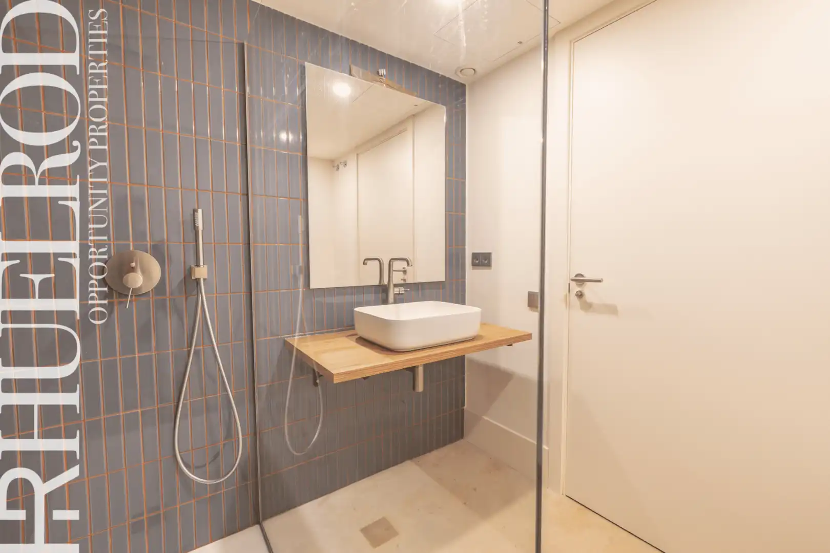 Bathroom of Ground floor for sale in Barcelona  with Air Conditioner, Heating and Terrace