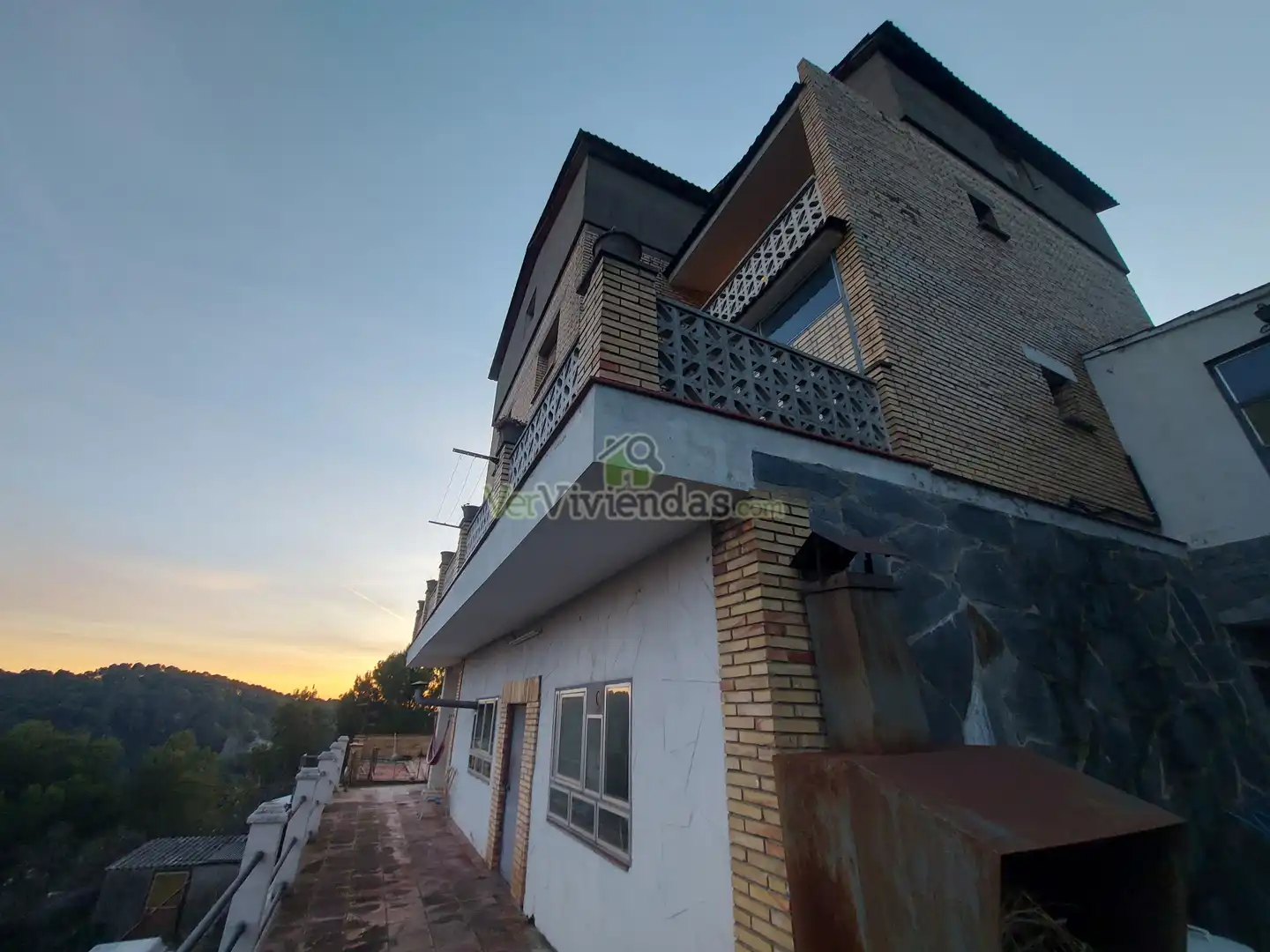 Vista exterior de Casa o chalet en venta en Olesa de Montserrat con Calefacción, Jardín privado y Terraza