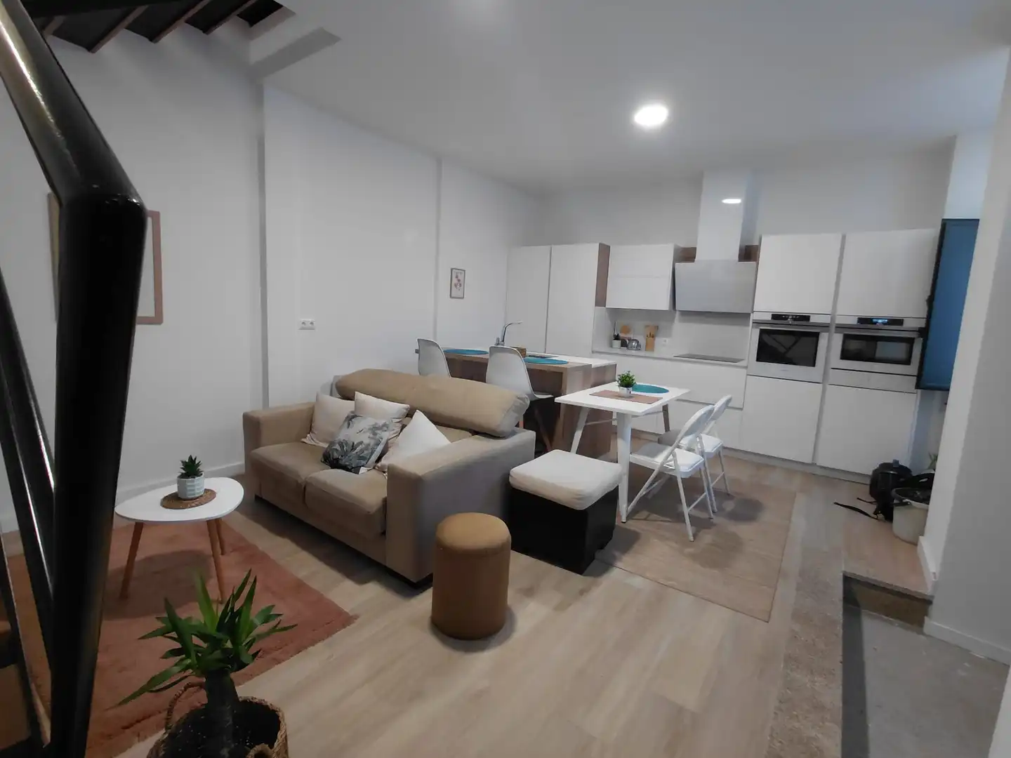 Sala d'estar de Casa adosada en venda en Vilagarcía de Arousa amb Aire condicionat, Calefacció i Terrassa