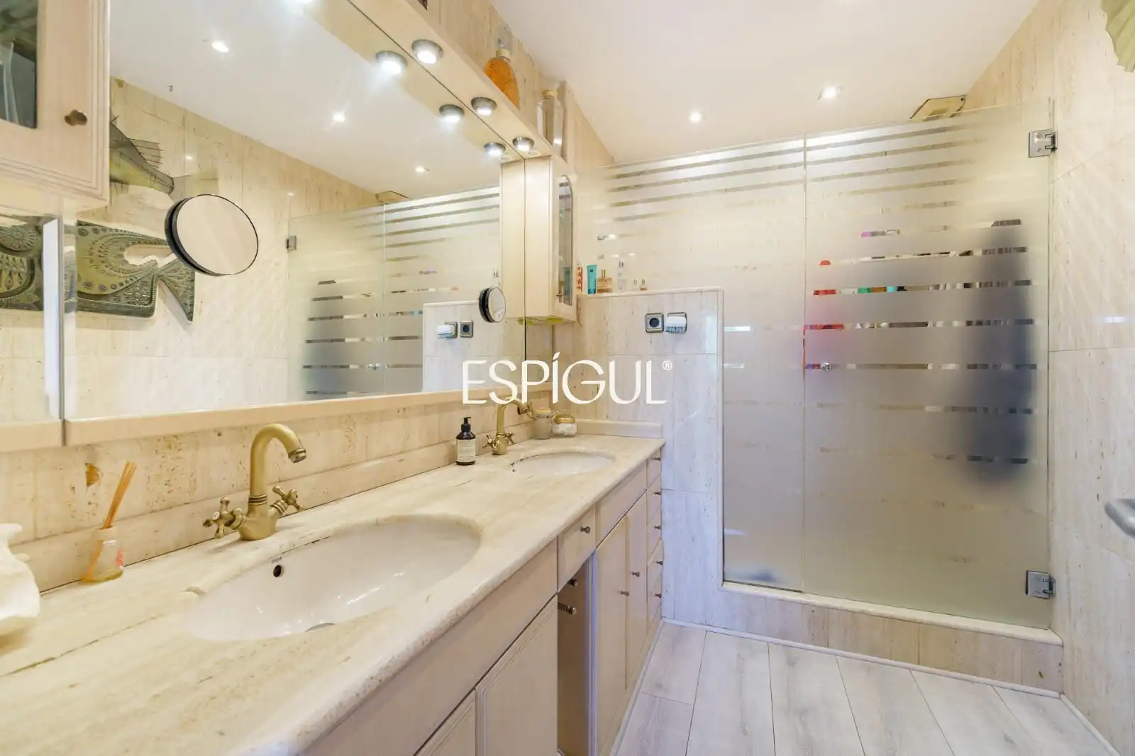 Baño de Casa adosada en venta en Sant Cugat del Vallès con Aire acondicionado, Calefacción y Terraza