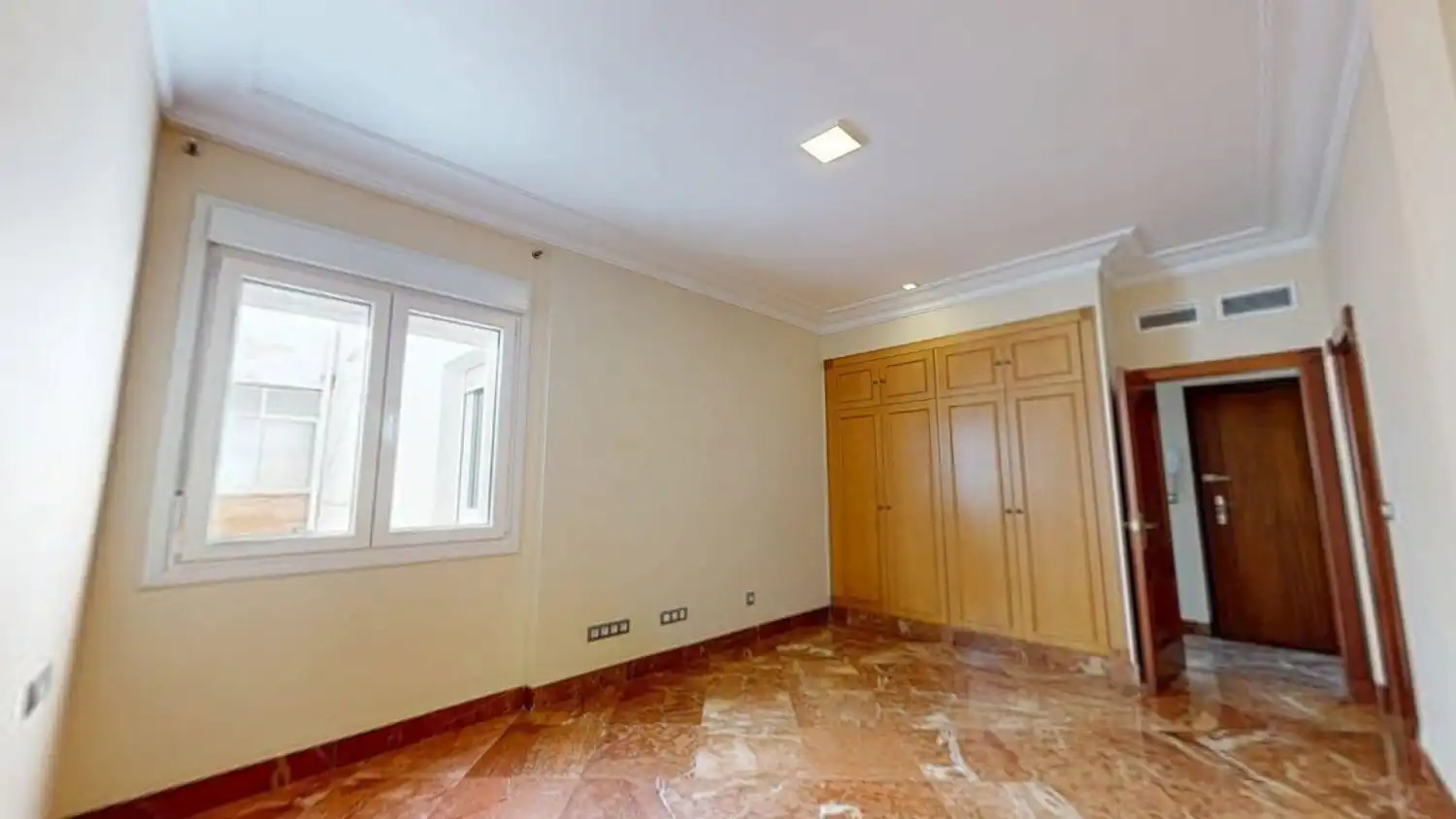 Bedroom of Flat for rent in Sevilla  with Air Conditioner, Heating and Terrace