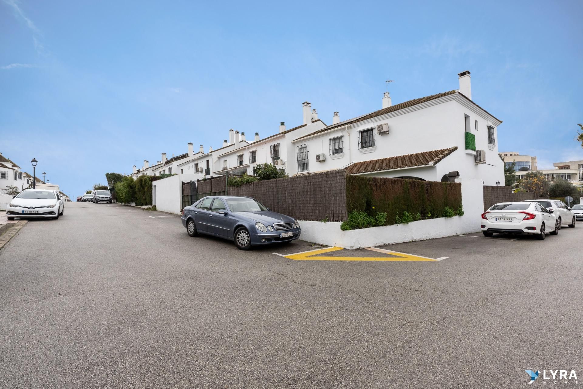 Exterior view of House or chalet for sale in Tomares  with Private garden, Swimming Pool and Community pool