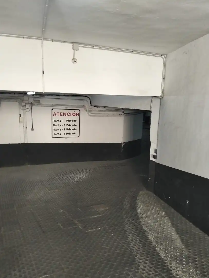 Einzelparkplatz mit Aufzug zur Miete in Calle Puente de Castañeda 5, imagen 3
