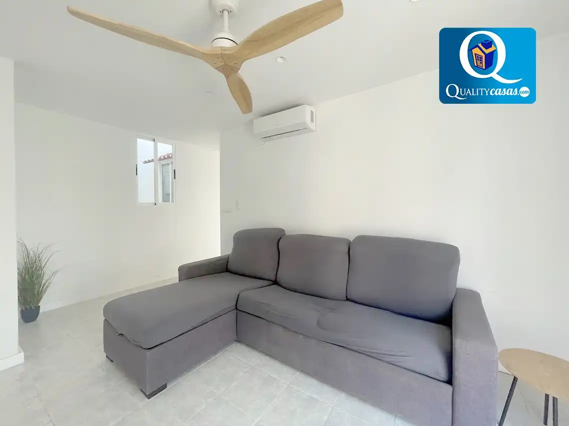 Sala d'estar de Apartament en venda en Elche / Elx amb Aire condicionat i Terrassa