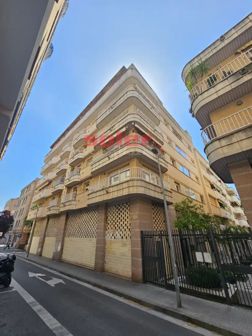 Außenansicht von Geschaftsraum zum Verkauf in Sant Cugat del Vallès