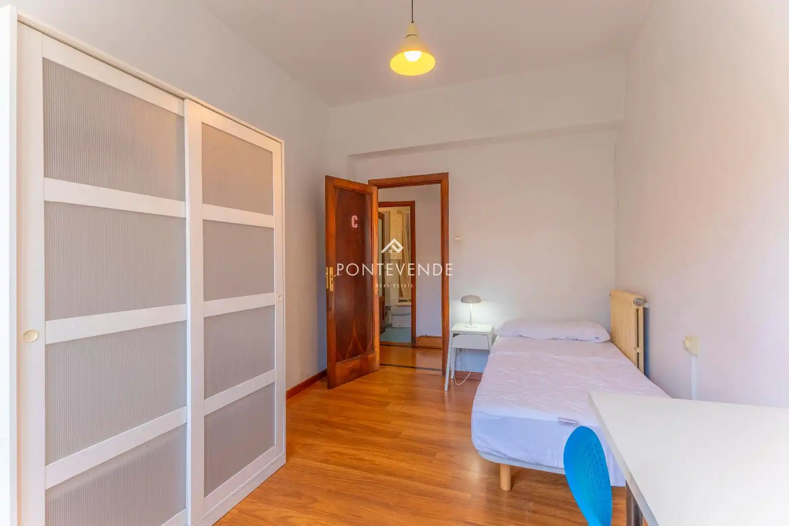 Bedroom of Flat for sale in Pontevedra Capital   with Heating, Terrace and Storage room
