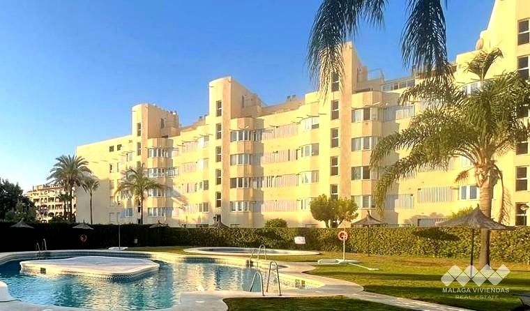Vista exterior de Planta baixa de lloguer en Torremolinos amb Aire condicionat, Terrassa i Traster