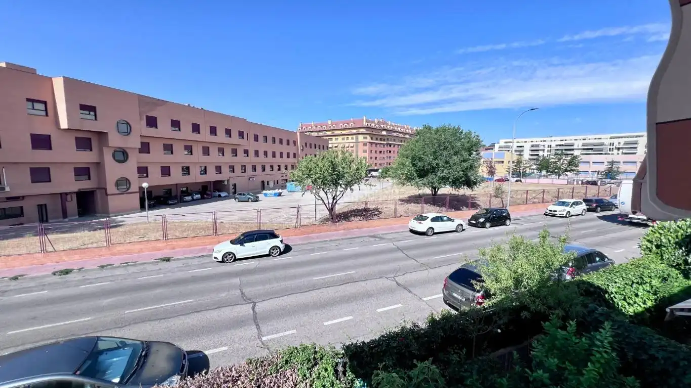 Vista exterior de Casa adosada en venda en Alcalá de Henares