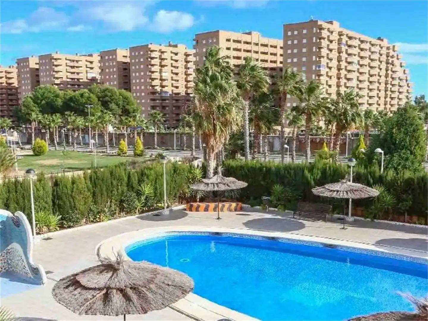 Außenansicht von Dachboden zur Miete in Oropesa del Mar / Orpesa mit Klimaanlage und Schwimmbad