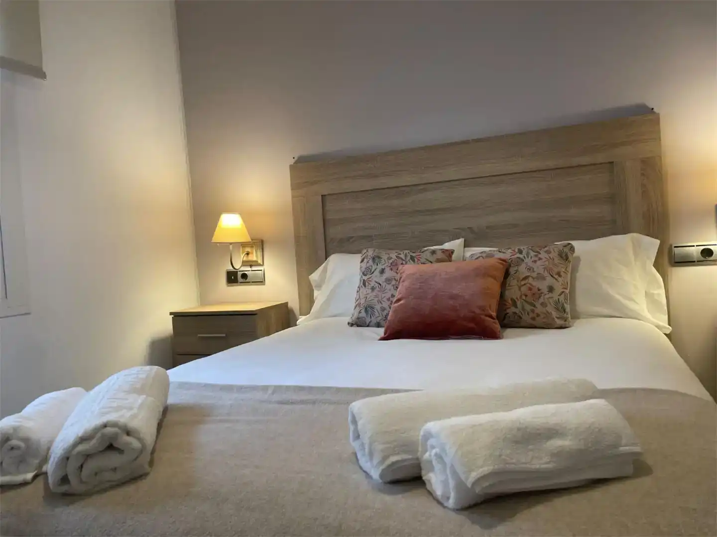 Bedroom of Flat for rent in Córdoba  with Air Conditioner, Private garden and Parquet flooring