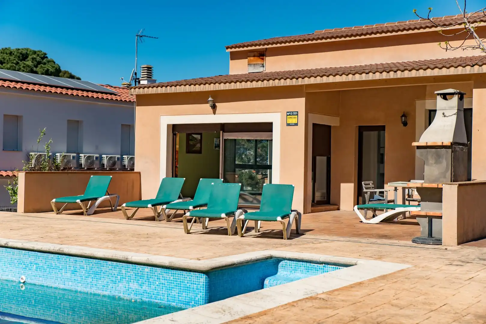 Villa con terrazza in vendita a Montgoda, imagen 2