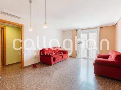 Living room of Flat for sale in  Valencia Capital  with Air Conditioner and Balcony