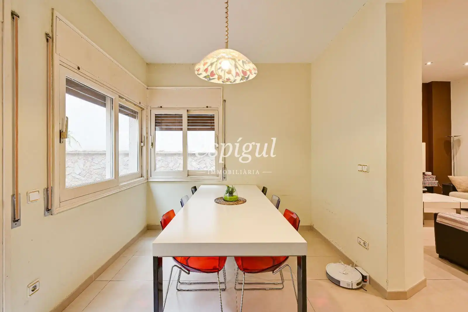 Comedor de Piso en venta en Girona con Calefacción, Terraza y Amueblado