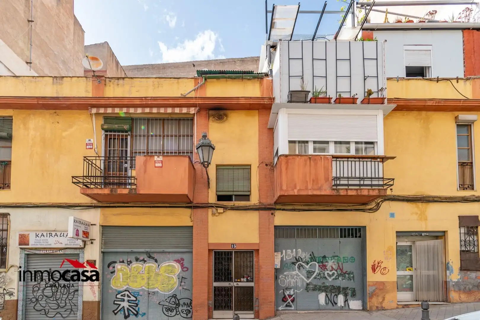 Vista exterior de Edificio en venta en  Granada Capital