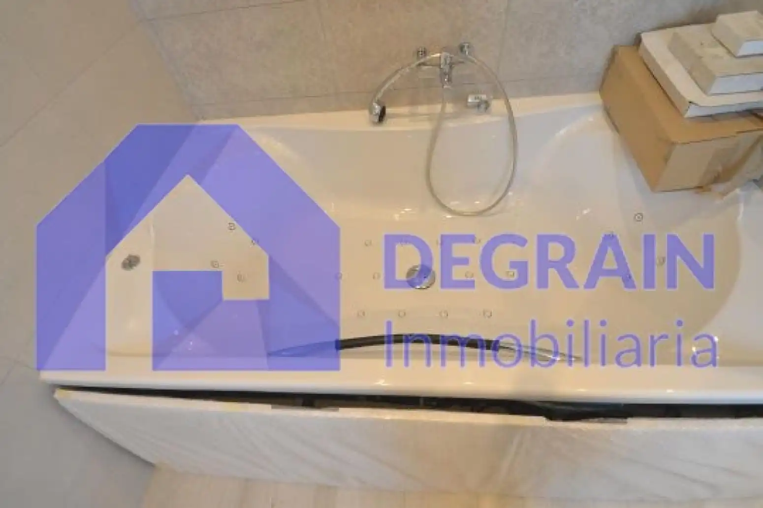 Bany de Casa o xalet en venda en Oviedo  amb Terrassa