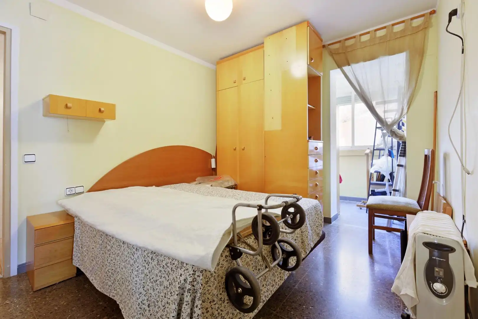 Bedroom of Apartments for sale in Barcelona