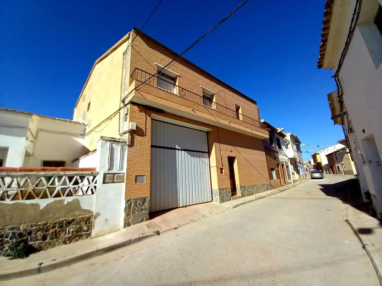 Vista exterior de Casa o chalet en venta en Codo con Jardín privado, Trastero y Balcón