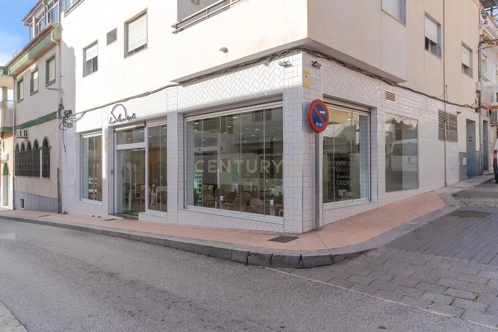 Local en venda en Motril amb Aire condicionat