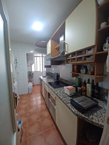 Piso en Venta en Calle Francisco Collantes de Terán en Barrio León
