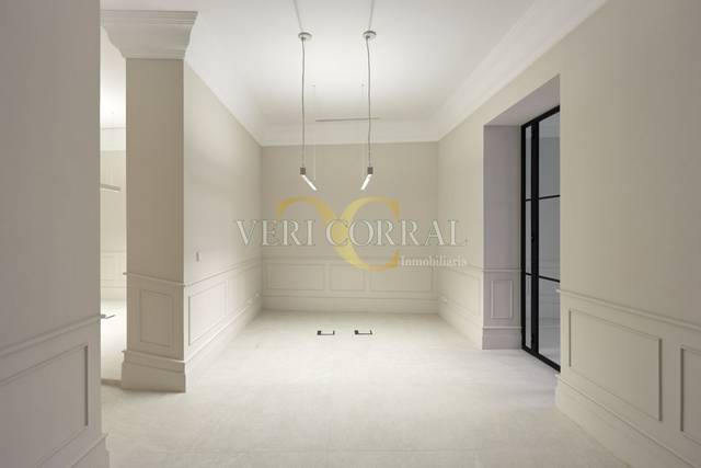 Local comercial en Venta en Calle Adrada de Haza en Portazgo