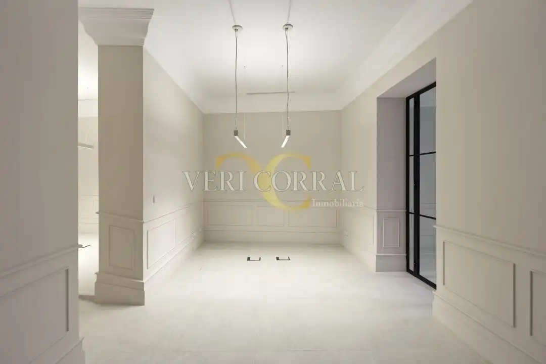 Comedor de Local en venta en  Madrid Capital con Aire acondicionado