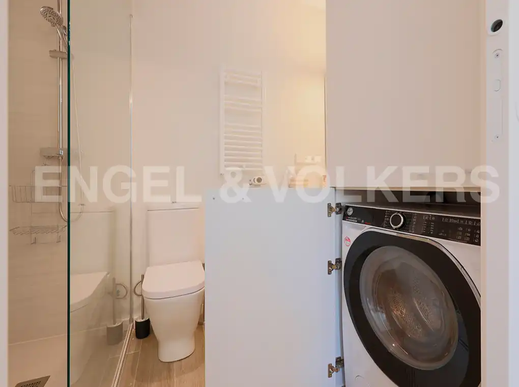 Baño de Piso de alquiler en Barcelona con Aire acondicionado, Calefacción y Jardín privado